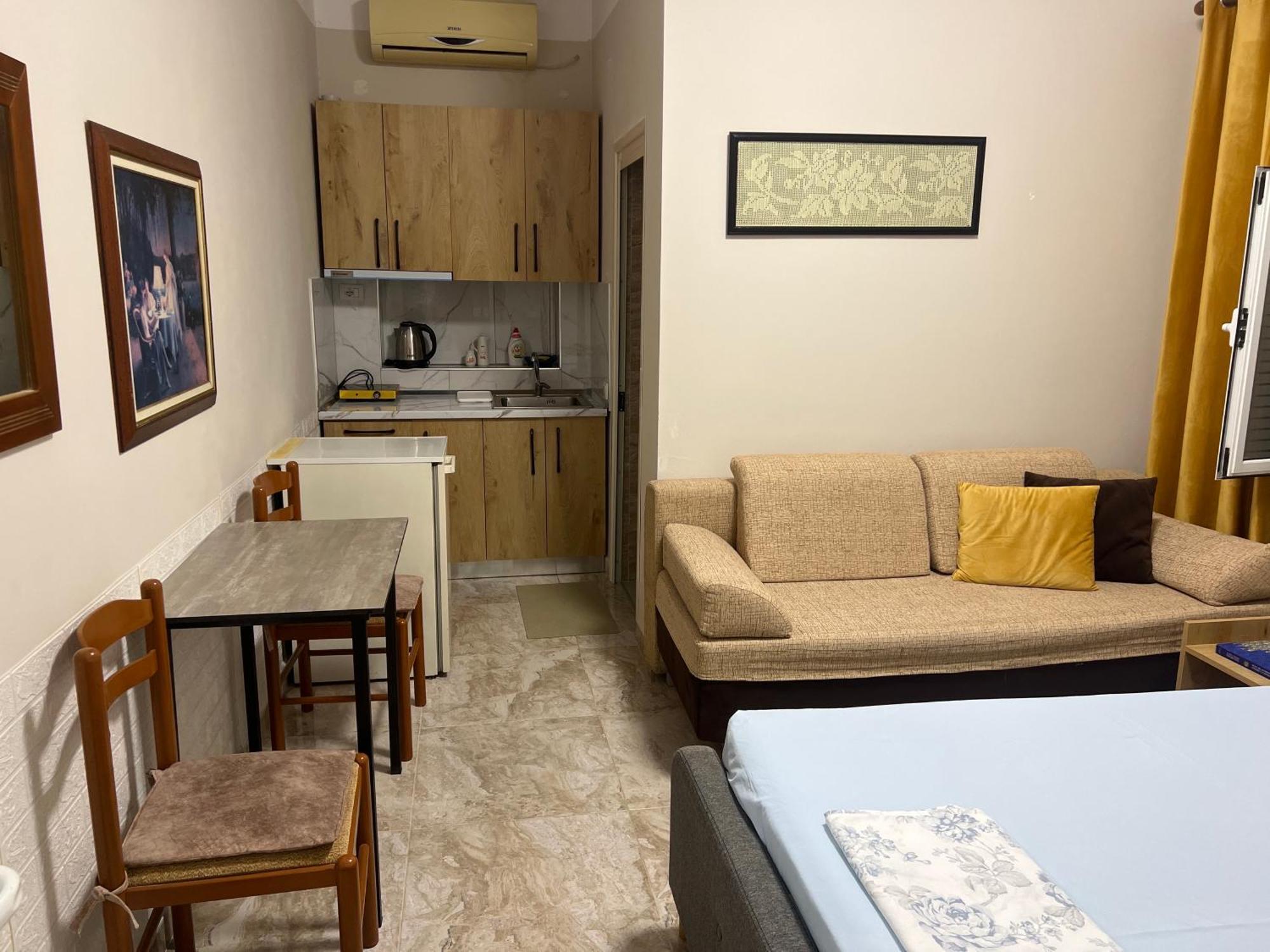 Roel 1 -apartments Near The